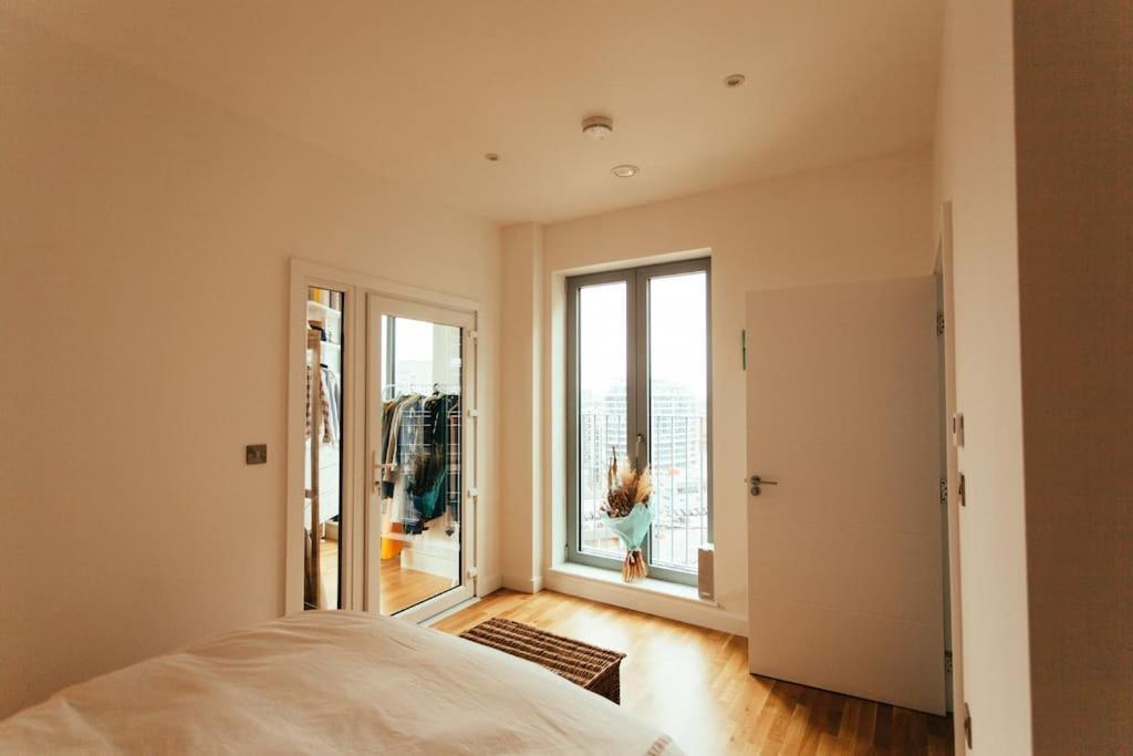 3 Bedroom Penthouse With Terrace And Skyline In Battersea 伦敦 外观 照片