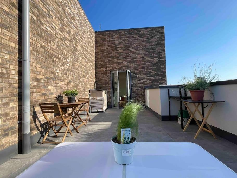 3 Bedroom Penthouse With Terrace And Skyline In Battersea 伦敦 外观 照片